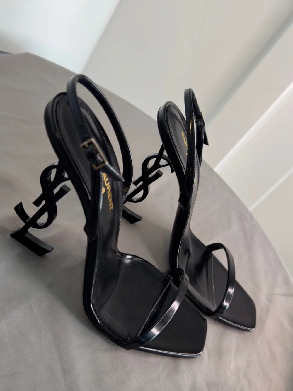 Saint Laurent Black Patent Monogram-Heel Slingback Sandals - Picture 9 of 10